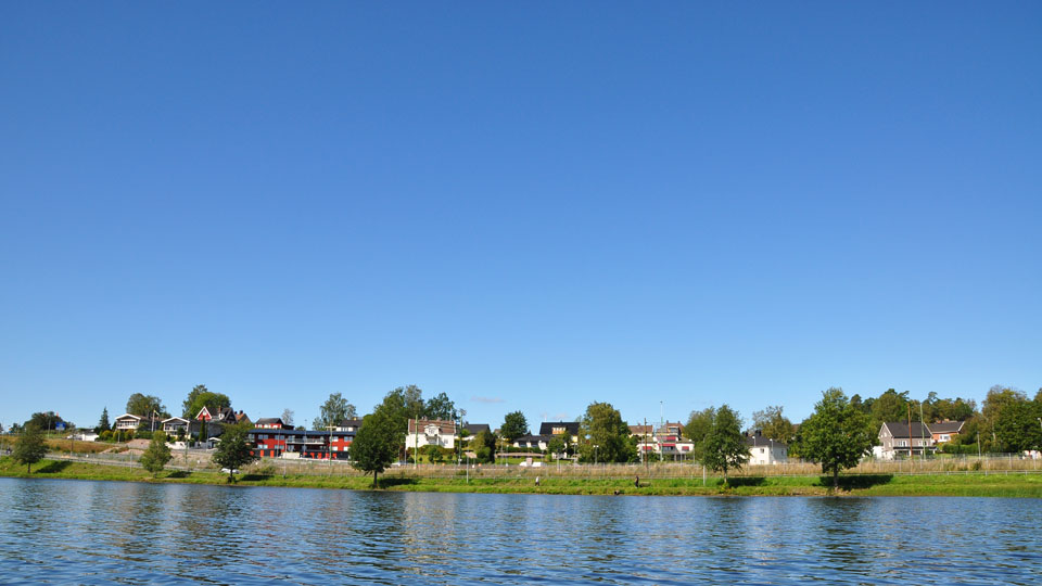 Järnvägsgatan fotograferad från Mullsjön. Foto: Pernilla Arvidsson