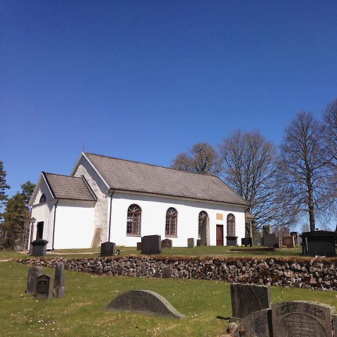Utvängstorps kyrka, en stenkyrka i vitt